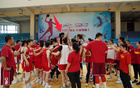 女籃體能訓(xùn)練，張子宇缺席，李夢(mèng)王思雨態(tài)度端正。
