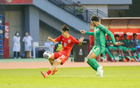 國足U16半場夢游，門將失誤，張君豪紅牌