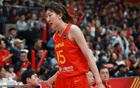 中國女籃高度優(yōu)勢明顯，籃板44-20領(lǐng)先日本，前場板16-5。
