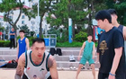 山東隊威海集訓，六點海邊拉練，陶漢林受邱彪指導。